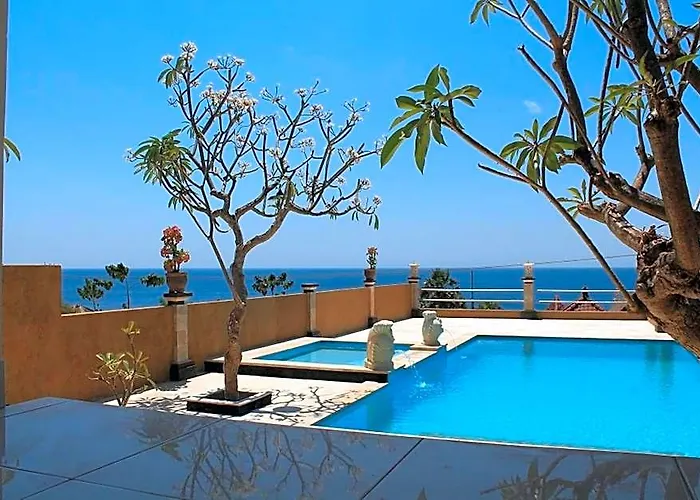 Barong Cafe And Restaurant ホリデーパーク 3*
